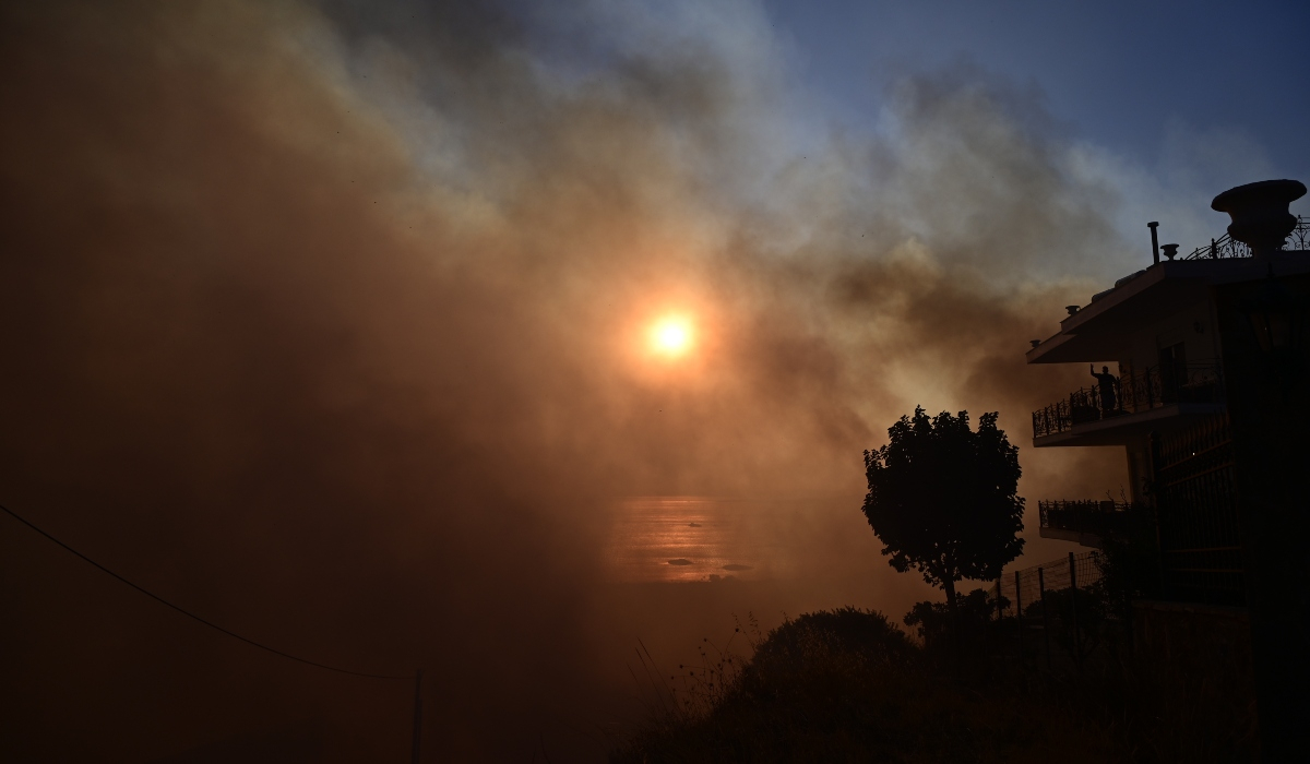 Χτύπησε ξανά μήνυμα 112 στα Δερβενοχώρια – Προσοχή στους καπνούς από τη φωτιά