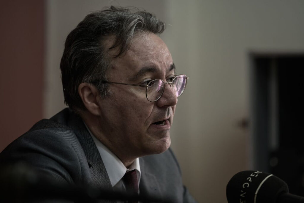 Καμπαγιάννης διαψεύδει Μητσοτάκη: Δεν υπήρξε παρακολούθηση σε βουλευτές της Χρυσής Αυγής