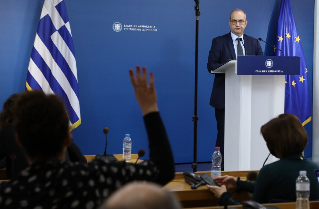 Οικονόμου για έκτακτο επίδομα Πάσχα: «Μετρημένα και με σωφροσύνη»