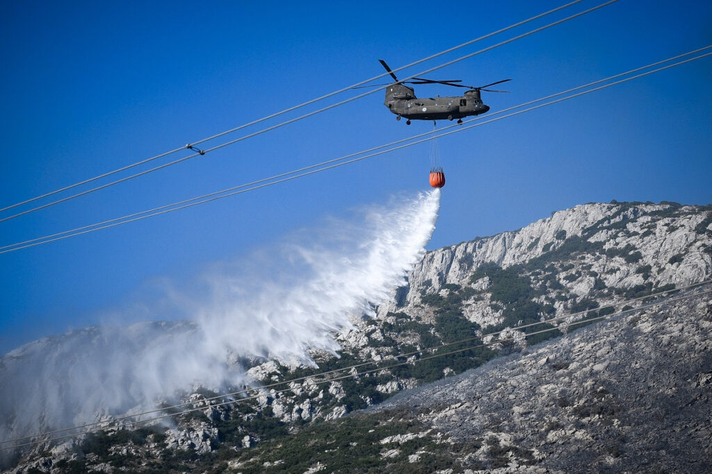 Φωτιές στην Ελλάδα: Στον Στρατό οι πρώτες Ιφιγένειες – Προς μετάθεση δυο ανώτατα στελέχη