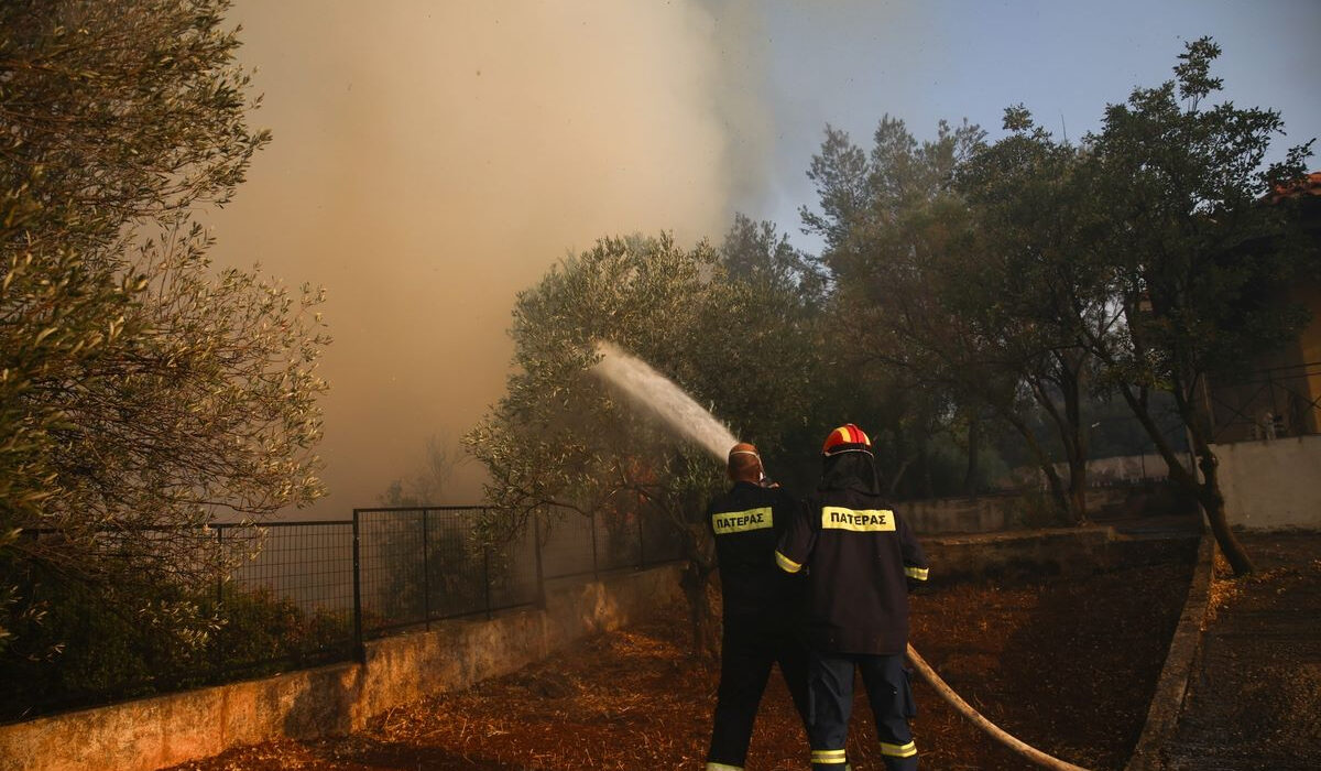 Συναγερμός για φωτιές την Κυριακή 23/7: Πρώτη φορά η μισή Ελλάδα σε κατηγορία ακραίου «κινδύνου 5» (χάρτης)