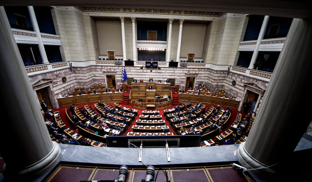 LIVE η συζήτηση στη Βουλή για την κοινωνική πολιτική