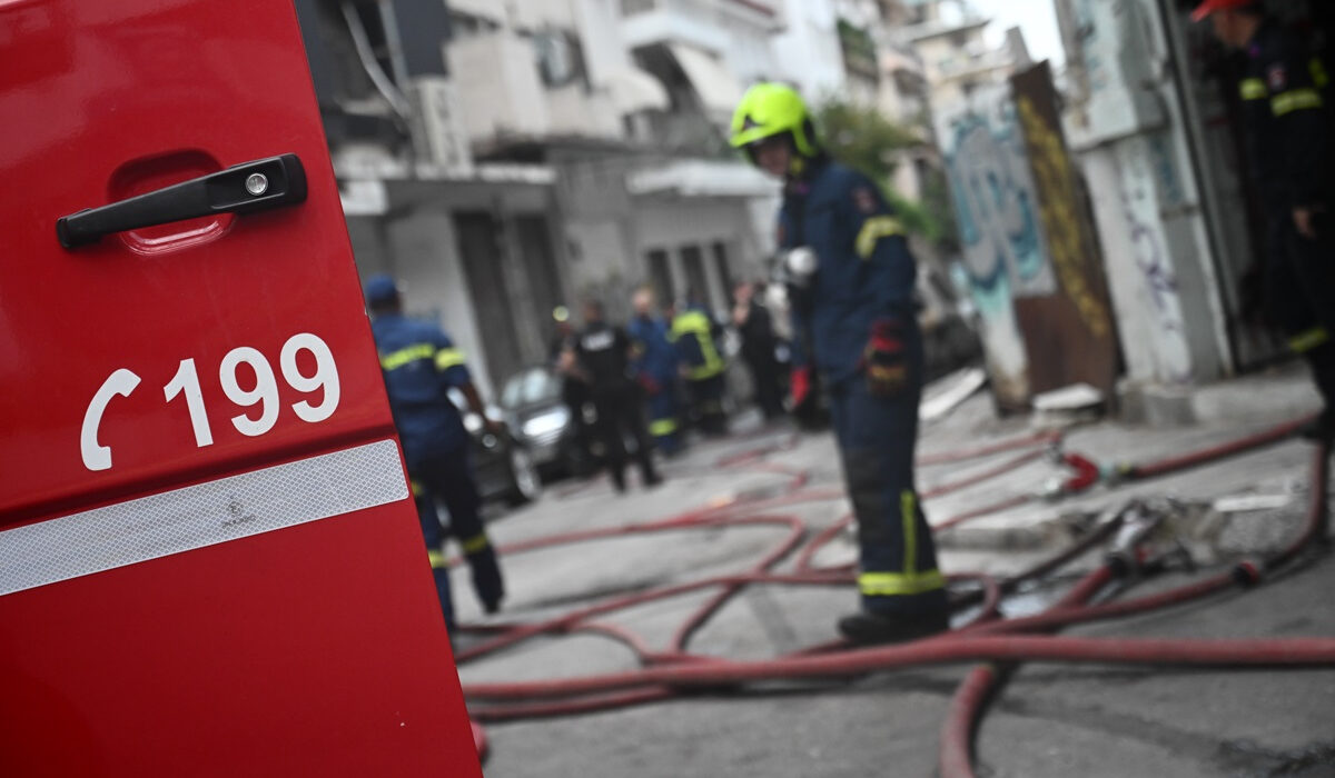 Τραγωδία στο Περιστέρι: Νεκρός ηλικιωμένος μετά από φωτιά σε σπίτι