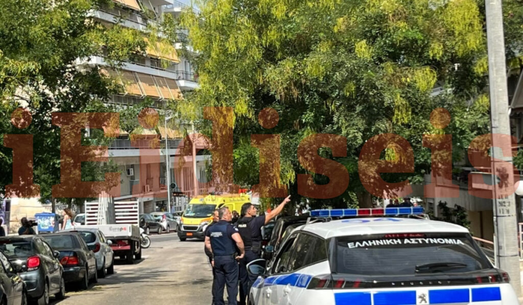 Συναγερμός στον Νέο Κόσμο: Άνδρας ταμπουρωμένος στο σπίτι του
