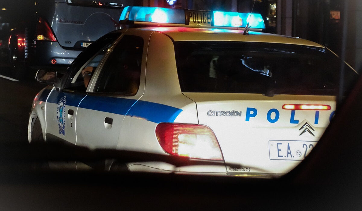 Φλώρινα: Χειροπέδες σε δόκιμο ειδικό φρουρό για ενδοοικογενειακή βία – Η καταγγελία του πεθερού του