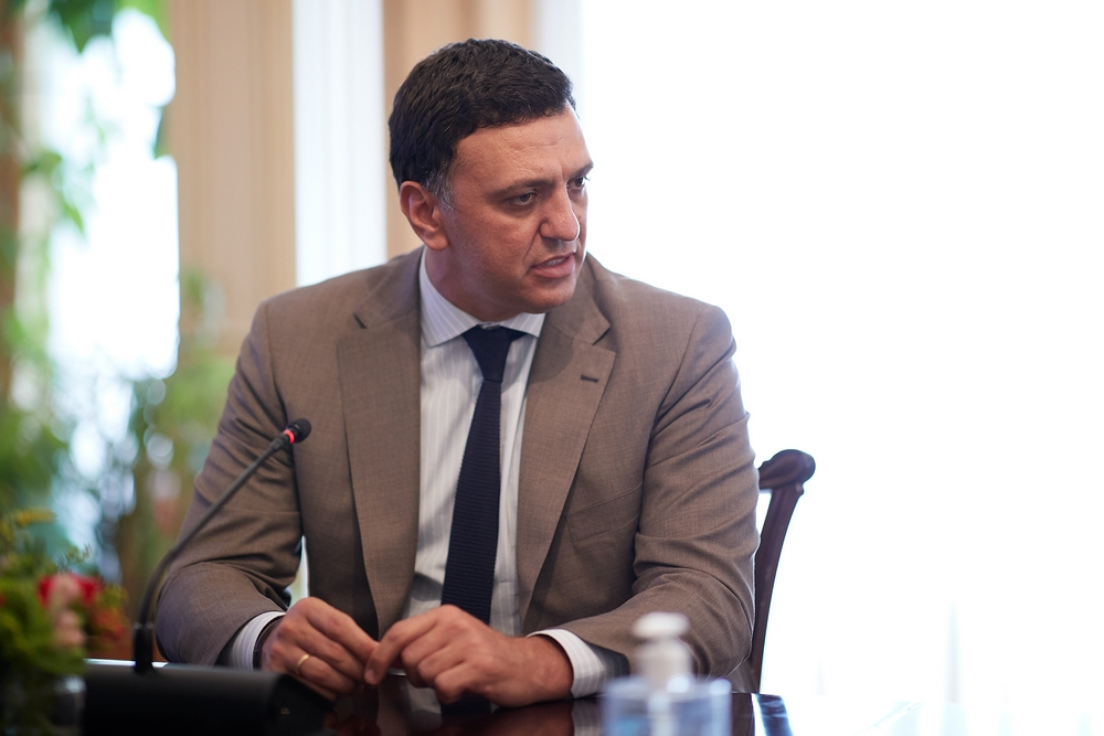 Κικίλιας: Η ΕΕ βρίσκεται κοντά και σε άλλα εμβόλια