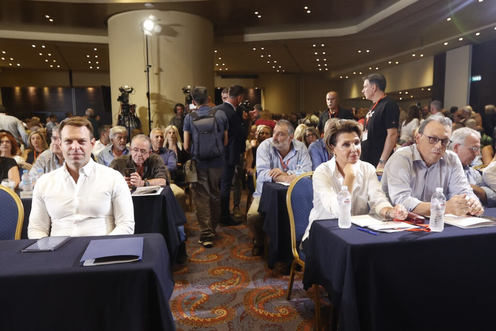 ΣΥΡΙΖΑ: Στήνονται κάλπες – 122 υπέρ μυστικής ψηφοφορίας, 86 με φανερή