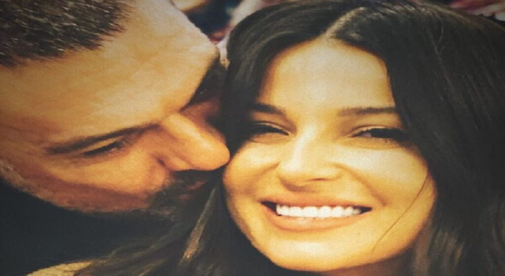 Τόνυ Μαυρίδης: Η ομοιότητα της συντρόφου του με την Έλενα Παπαρίζου