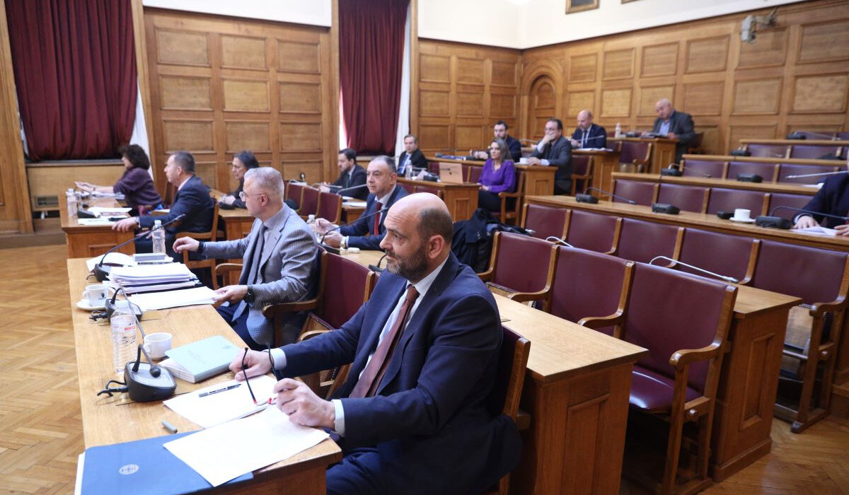 ΣΥΡΙΖΑ – Εξεταστική για Τέμπη: Οι βουλευτές της ΝΔ δεν τόλμησαν να απευθύνουν ερώτηση στην Πρόεδρο των θυμάτων