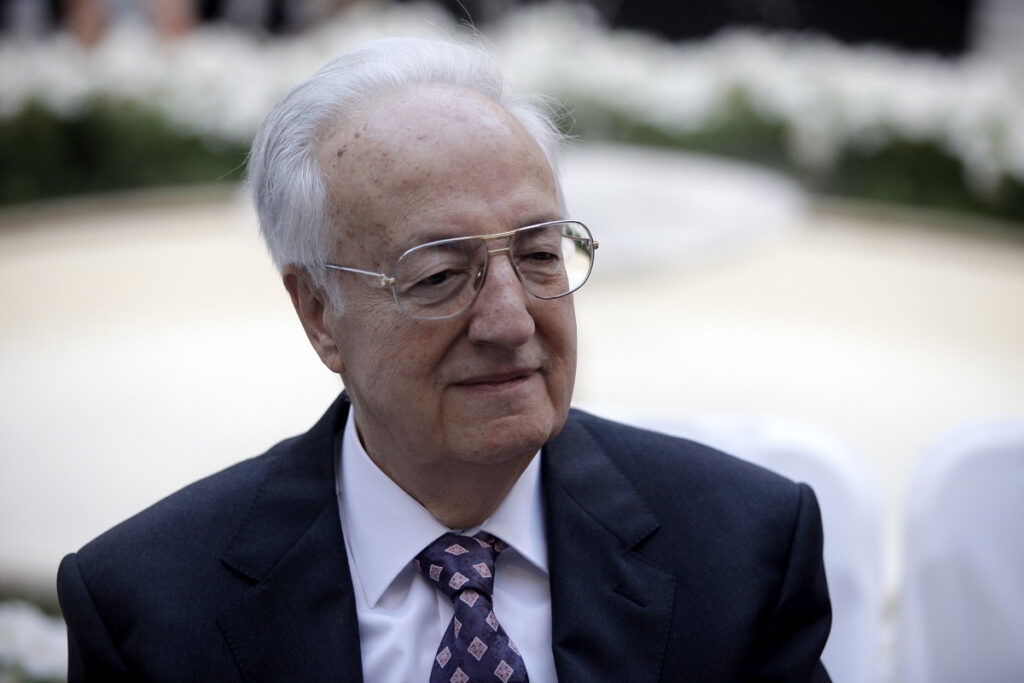 Στην εντατική με πνευμονία ο πρώην Πρόεδρος της Δημοκρατίας Χρήστος Σαρτζετάκης