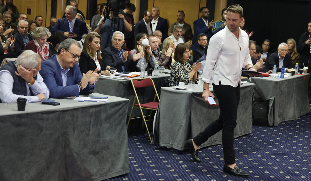 Η απόφαση της ΚΕ του ΣΥΡΙΖΑ: Η επανεκκίνηση του κόμματος και ο οδικός χάρτης μέχρι το Συνέδριο