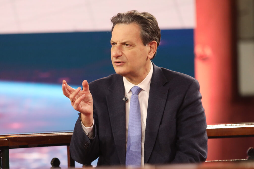 Σκυλακάκης για βενζίνη: «Δεν ξέρω να σας πω, εξαρτάται από τους Σαουδάραβες, από το αυτό, το εκείνο…»