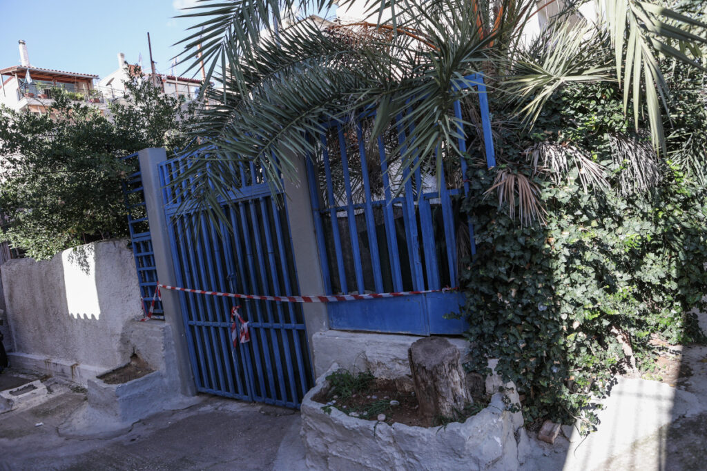 Γυναικοκτονία στη Νίκαια: Ο 50χρονος έπαθε επιληψία – Νοσηλεύεται φρουρούμενος στο «Αττικό»