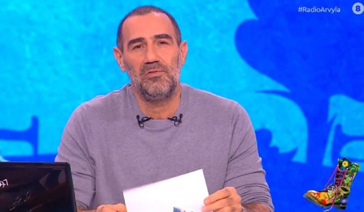 Αντώνης Κανάκης για Τέμπη: «Δεν ερχόμαστε με διάθεση για να κάνουμε σατιρική εκπομπή»