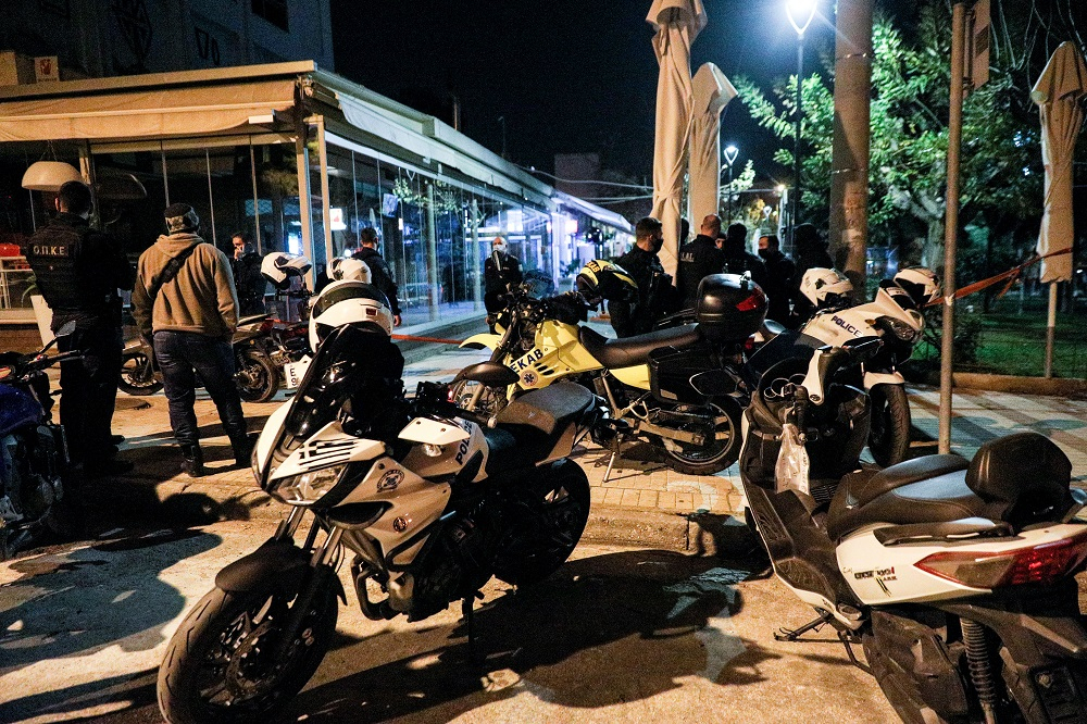Πυροβολισμοί στη Νέα Σμύρνη: Ένας νεκρός και δύο τραυματίες