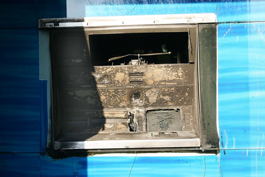 Ανατινάξεις ΑΤΜ τα ξημερώματα σε Χαλκίδα και Άνω Γλυφάδα