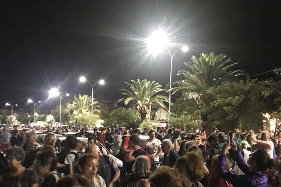 Ελπίδες για τους εκατοντάδες εγκλωβισμένους της Σαμοθράκης