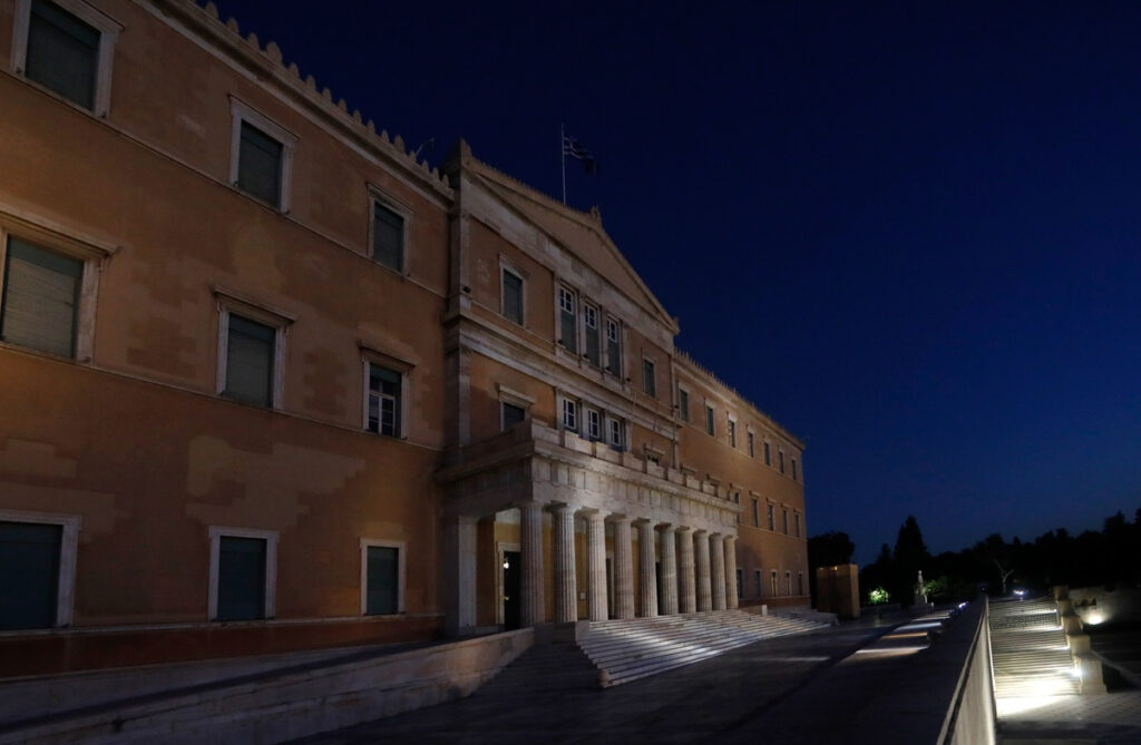 Τηλεφώνημα για βόμβα στη Βουλή – Συναγερμός στην Αστυνομία