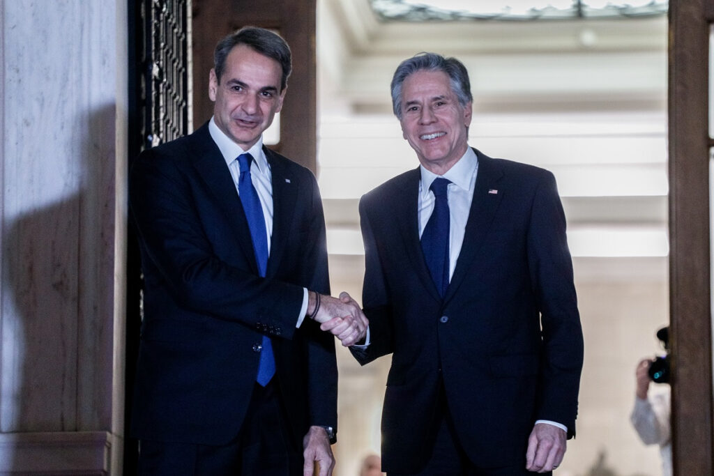 Ανακοινώθηκε η συνάντηση Μητσοτάκη – Μπλίνκεν: Τα Θεοφάνια στο σπίτι του στα Χανιά
