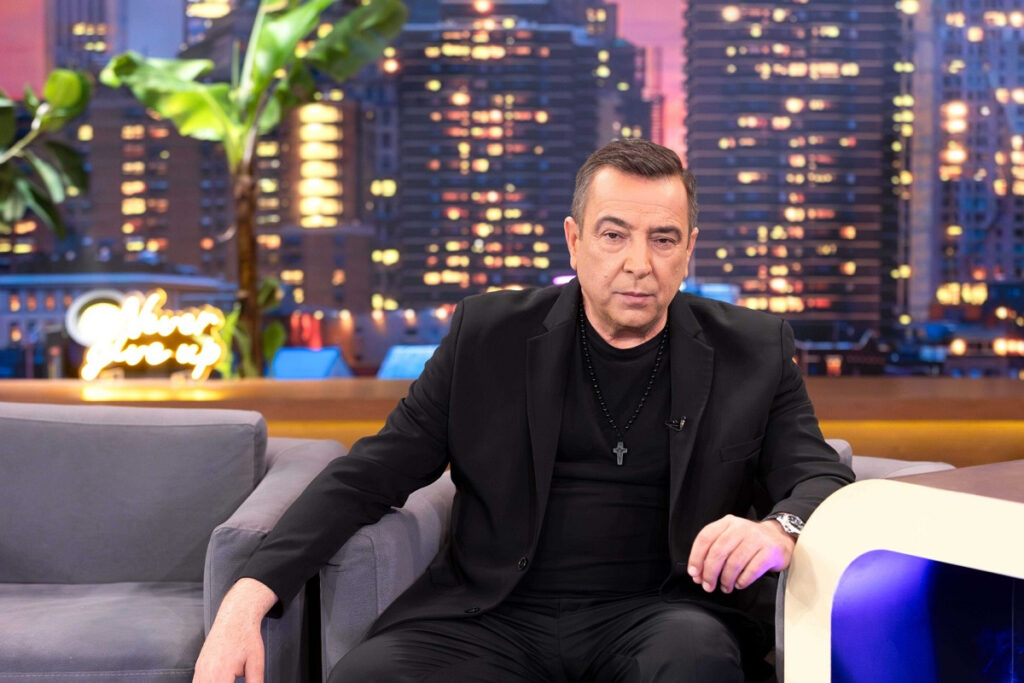 The 2Night Show – Δημήτρης Χρυσοχοΐδης: «Μετά την πρώτη κρίση πανικού ξεκίνησε ο Γολγοθάς, πήγα σε ψυχολόγο»