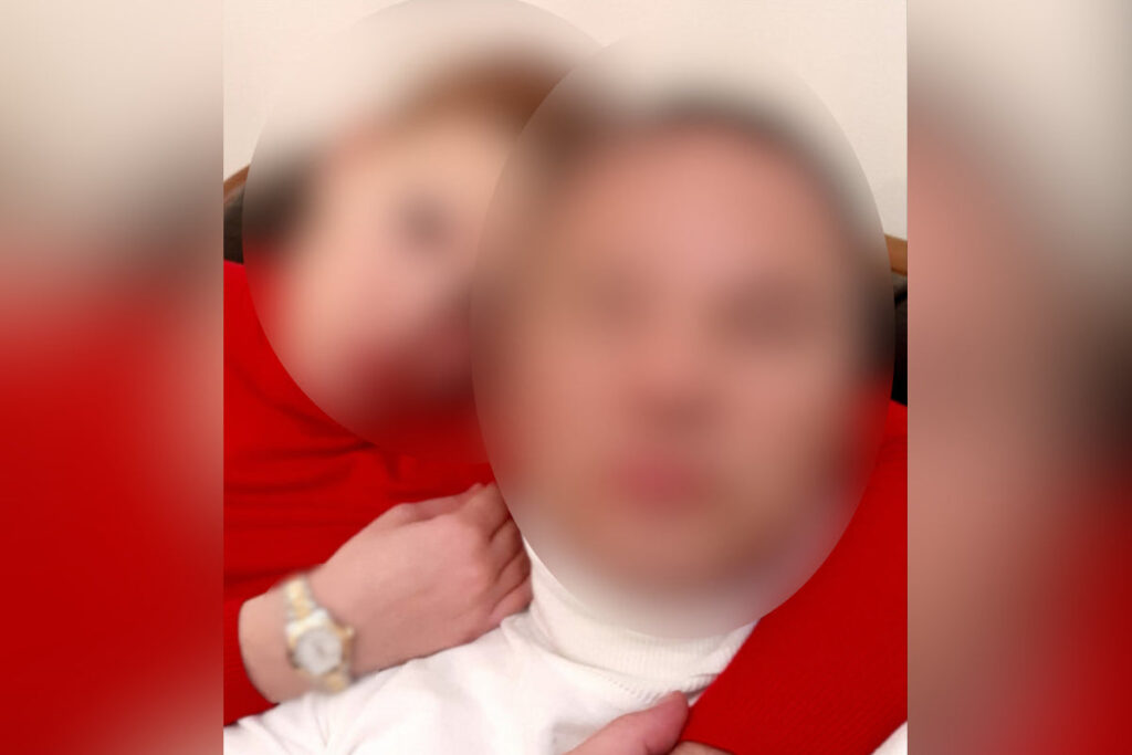 Στα δύο η οικογένεια του αστυνομικού της Βουλής – Ο γιος είχε συλληφθεί μετά από μήνυση της μητέρας του