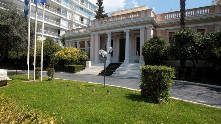 «Γκέι, τρανσέξουαλ ή Ρομά πρωθυπουργός;» Τι απαντούν οι Έλληνες 
