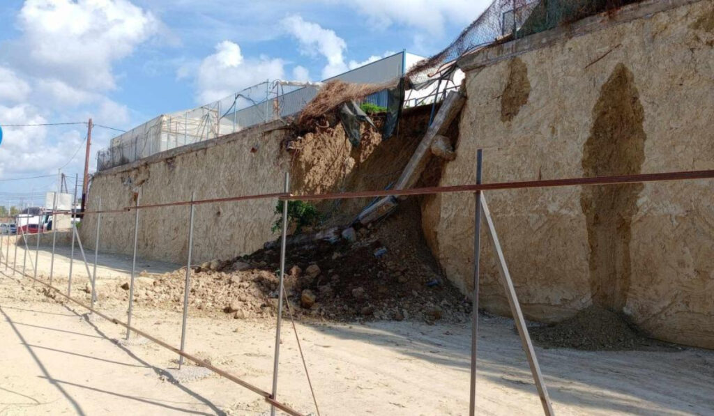 Ηράκλειο: Κατολίσθηση σε οικόπεδο που στεγάζονται δύο σχολεία (βίντεο)