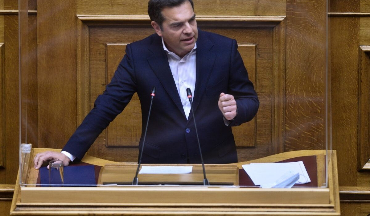 Το παρασκήνιο της πρότασης μομφής, οι στόχοι του Τσίπρα και οι δυσκολίες Μητσοτάκη