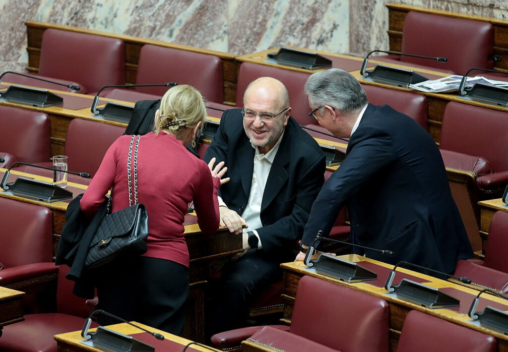 Τρύφων Αλεξιάδης: Επιστροφή στη Βουλή μετά την περιπέτεια της υγείας του