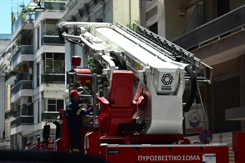 Φωτιά σε διαμέρισμα στα Πατήσια – Νεκρή ανασύρθηκε ηλικιωμένη