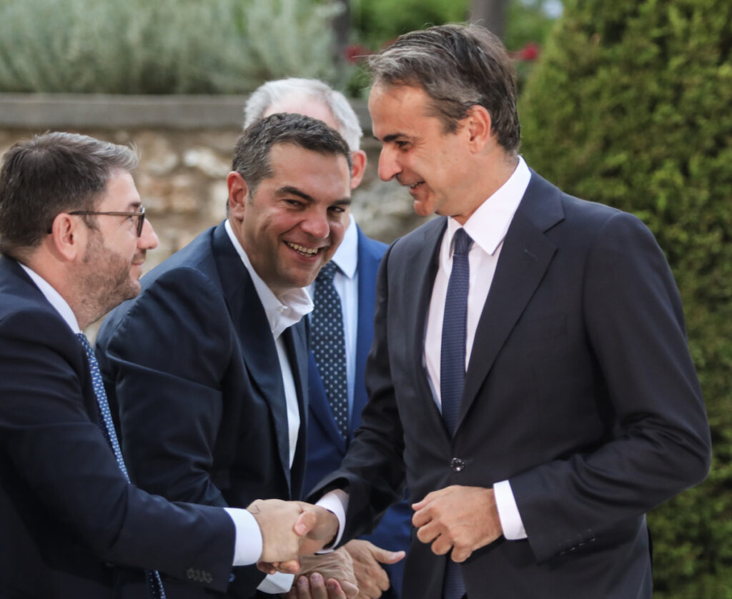 Πώς ο «διμέτωπος» του ΠΑΣΟΚ κατέληξε σε… «μονομέτωπο» κατά Τσίπρα – Παρασκήνιο