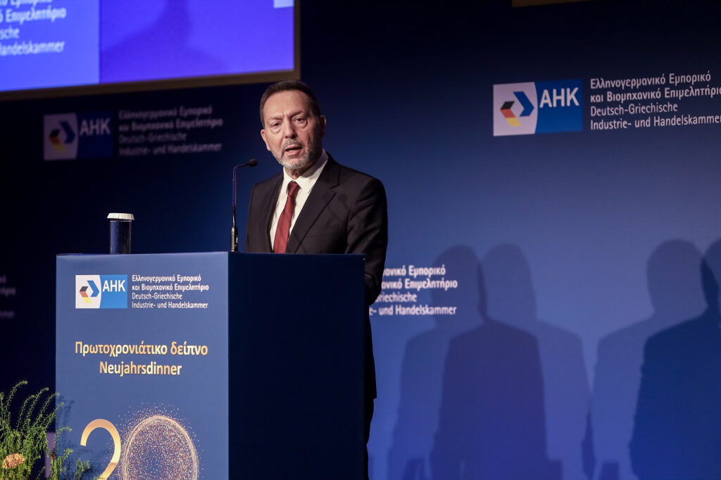 Στουρνάρας: «Σε θετική, αν και δύσκολη, πορεία η ελληνική οικονομία»