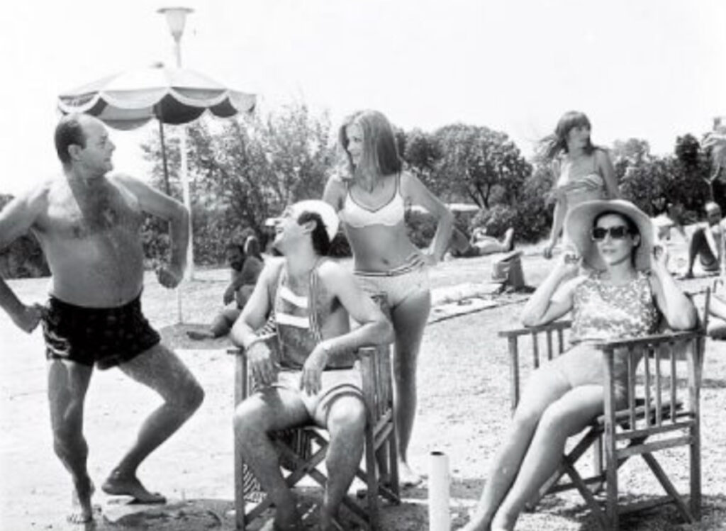 Αστέρια Γλυφάδας: Από τον Κωνσταντάρα και τον Βουτσά στο σήμερα (Βίντεο Drone)