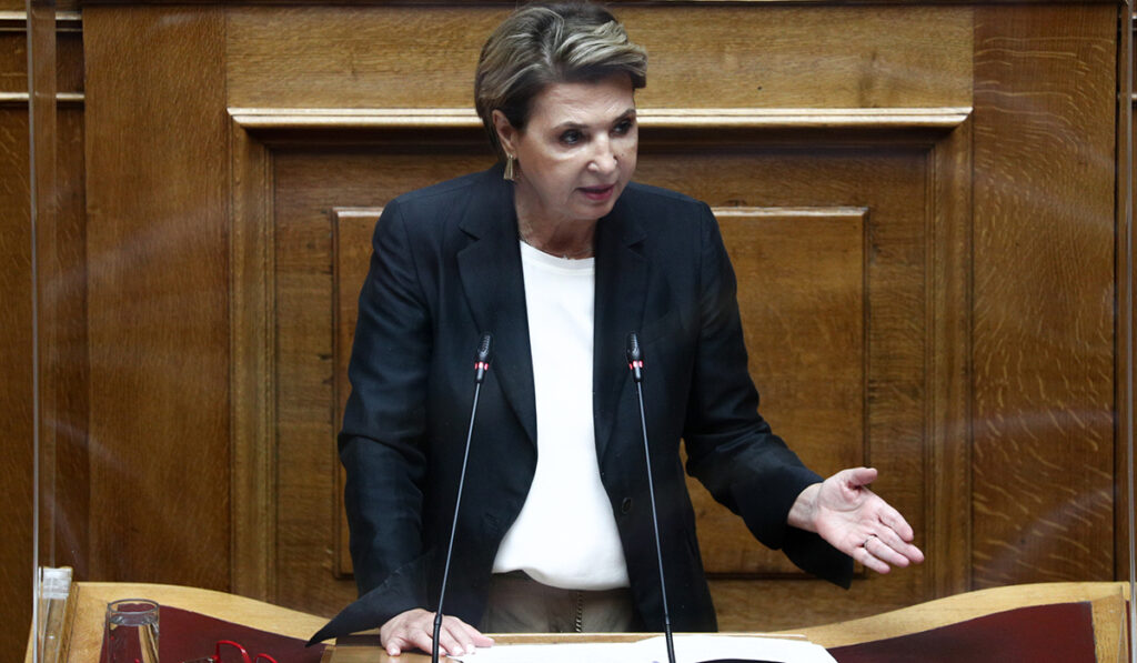 Γεροβασίλη: Με ευθύνη Μητσοτάκη οι ΗΠΑ προειδοποιούν για αποβολή της Ελλάδας από το πρόγραμμα Visa Waiver
