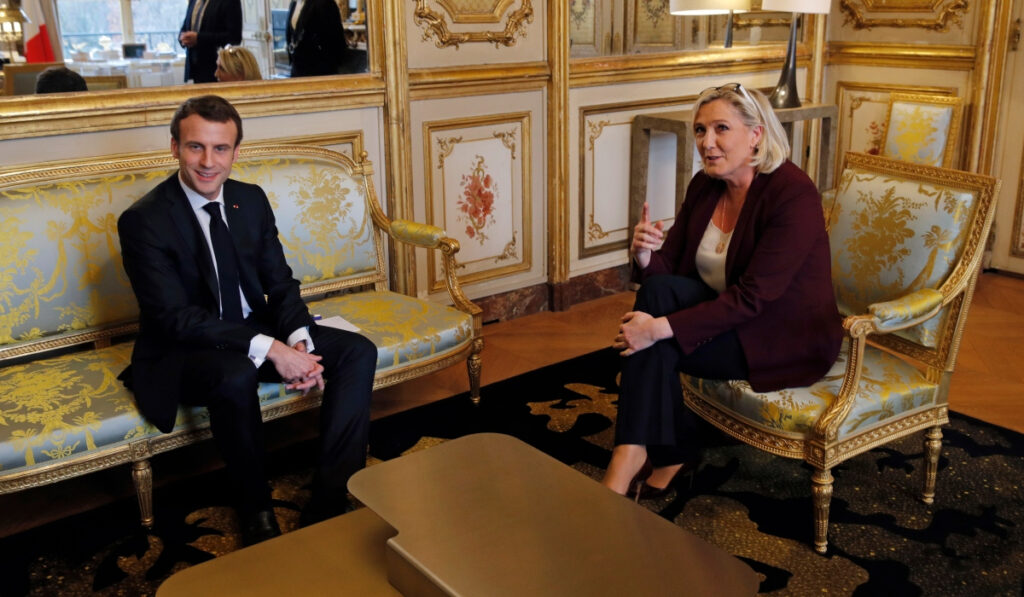 Η Λεπέν «καρφώνει» Μακρόν: Moυ ζήτησε να συζητήσουμε κυβέρνηση εθνικής ενότητας