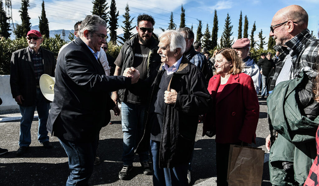 Στα μπλόκα των αγροτών ο Κουτσούμπας: Η πραγματική αντιπολίτευση είναι ο οργανωμένος αγώνας