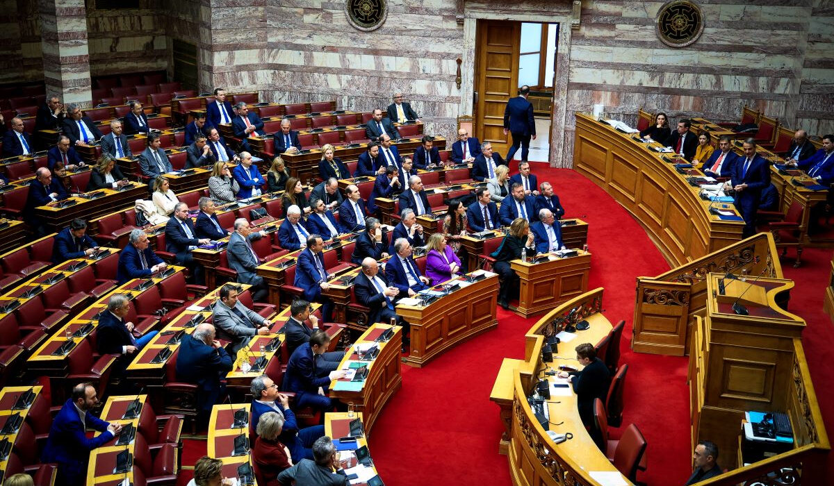 Γάμοι και διαζύγια στη ΝΔ – Ποιοι βουλευτές καταψηφίζουν, ποιοι θα απέχουν