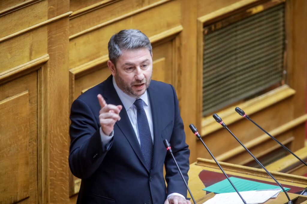 ΠΑΣΟΚ: Ο Μητσοτάκης «άδειασε» τον Μητσοτάκη προσπαθώντας να κρατήσει την καρέκλα του