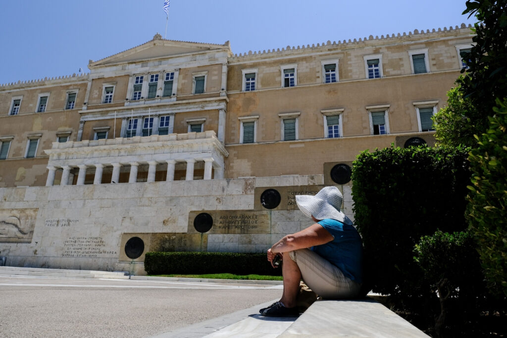 Πού εντοπίστηκαν τα 2.493 κρούσματα, όλες οι περιοχές: 1.273 στην Αττική, 181 στη Θεσσαλονίκη