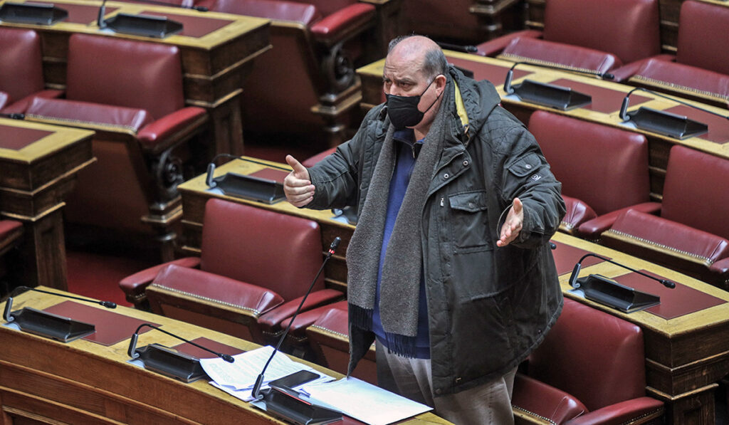 Φίλης για τον εμβολιασμό των μαθητών: Το χρέος πέφτει σε μας, τους γονείς