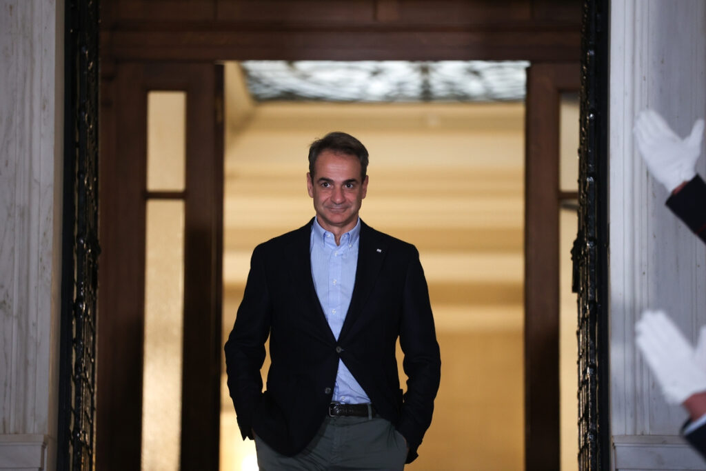«Κρύβεται» ο Μητσοτάκης: Δεν θέλει ντιμπέιτ με Τσίπρα, μόνο με όλους τους πολιτικούς αρχηγούς