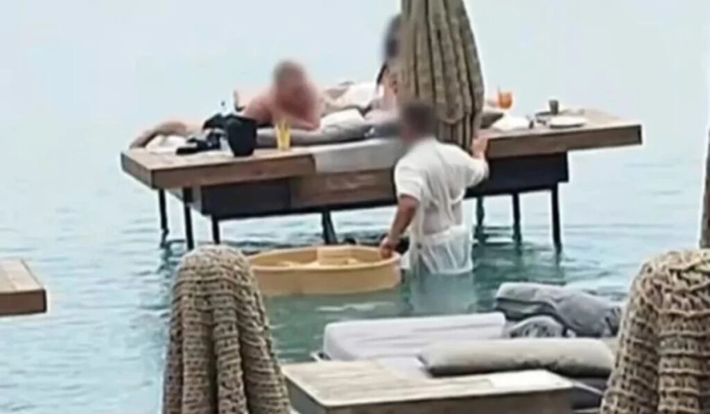 «Επιλογή των εργαζομένων να σερβίρουν στη θάλασσα» – Δεν κάνει πίσω το beach bar στη Ρόδο