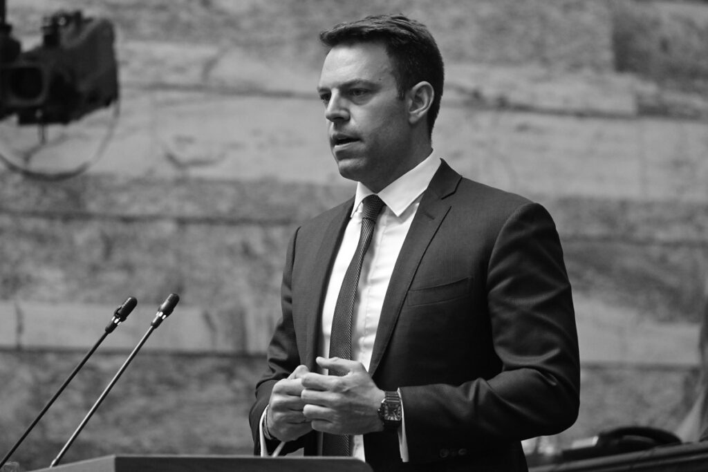 Στέφανος Κασσελάκης: «Και θα είμαι εδώ, και θα απαντώ…»