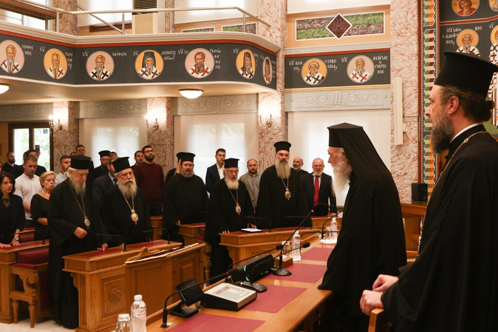 Ιερά Σύνοδος για νέες ταυτότητες: Ευθύνη της πολιτείας, όχι της εκκλησίας