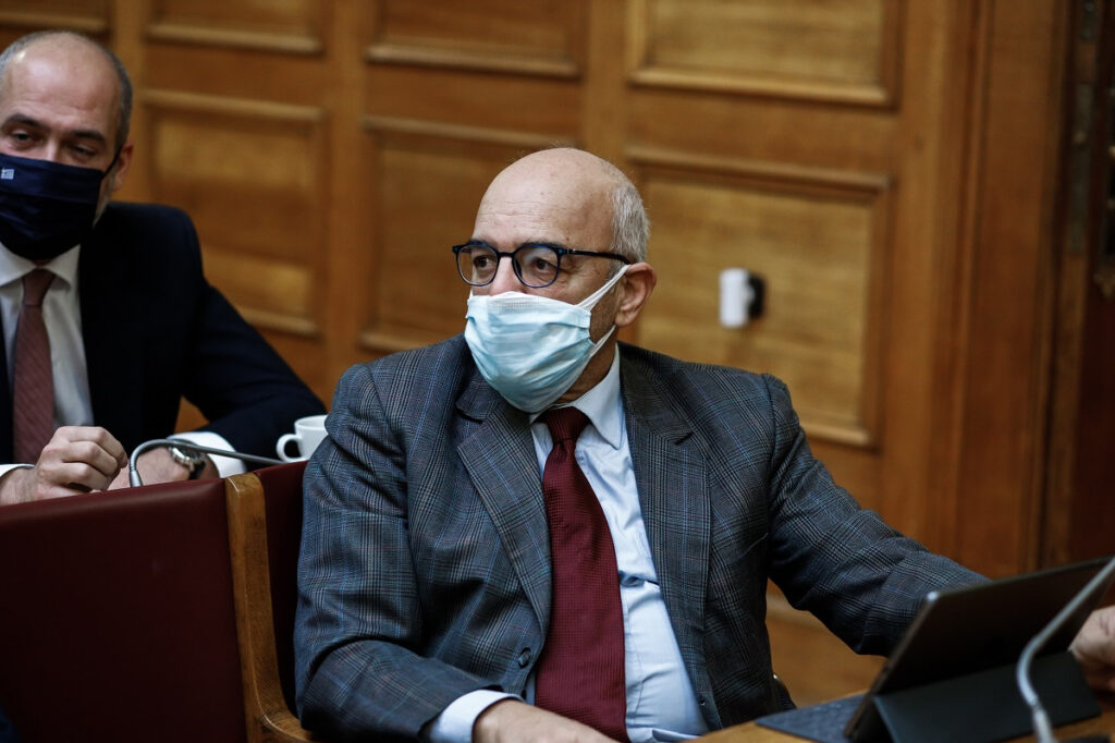 Μπάμπης Παπαδημητρίου: «Ψευδοπρόβλημα» οι διασωληνώσεις εκτός ΜΕΘ