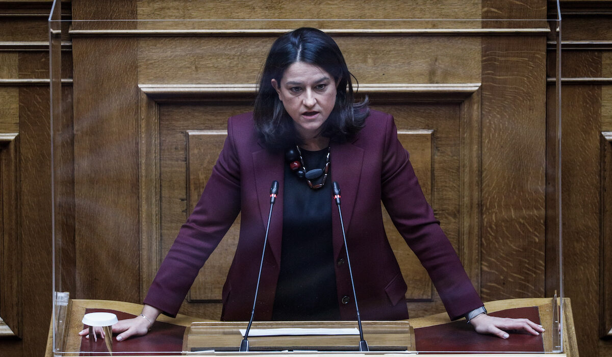Νίκη Κεραμέως: «Τι δουλειά έχει ο οποιοσδήποτε να μπλοκάρει την ανέγερση μιας βιβλιοθήκης;»