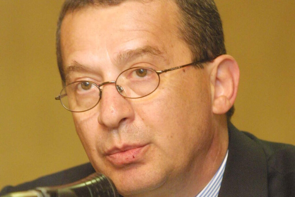 Γιάννης Ρουμπάτης: Απογύμνωση