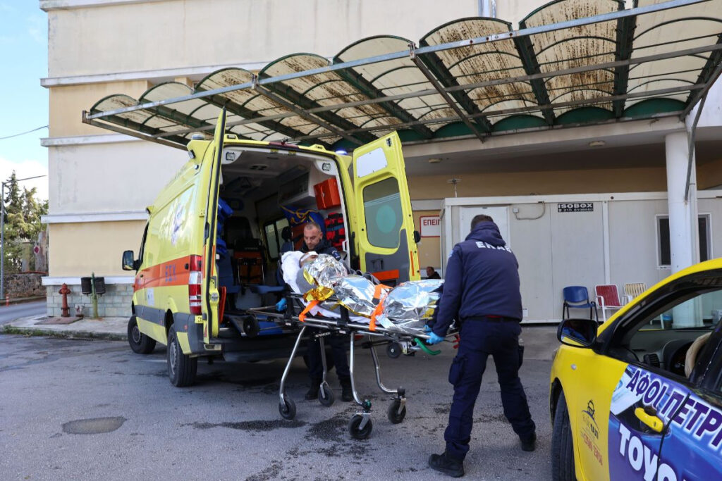 Λέσβος: Μπήκαν στη φουρτούνα με το πλοίο να μπάζει νερά – Δεύτερη μέρα ερευνών για τους 12 αγνοούμενους