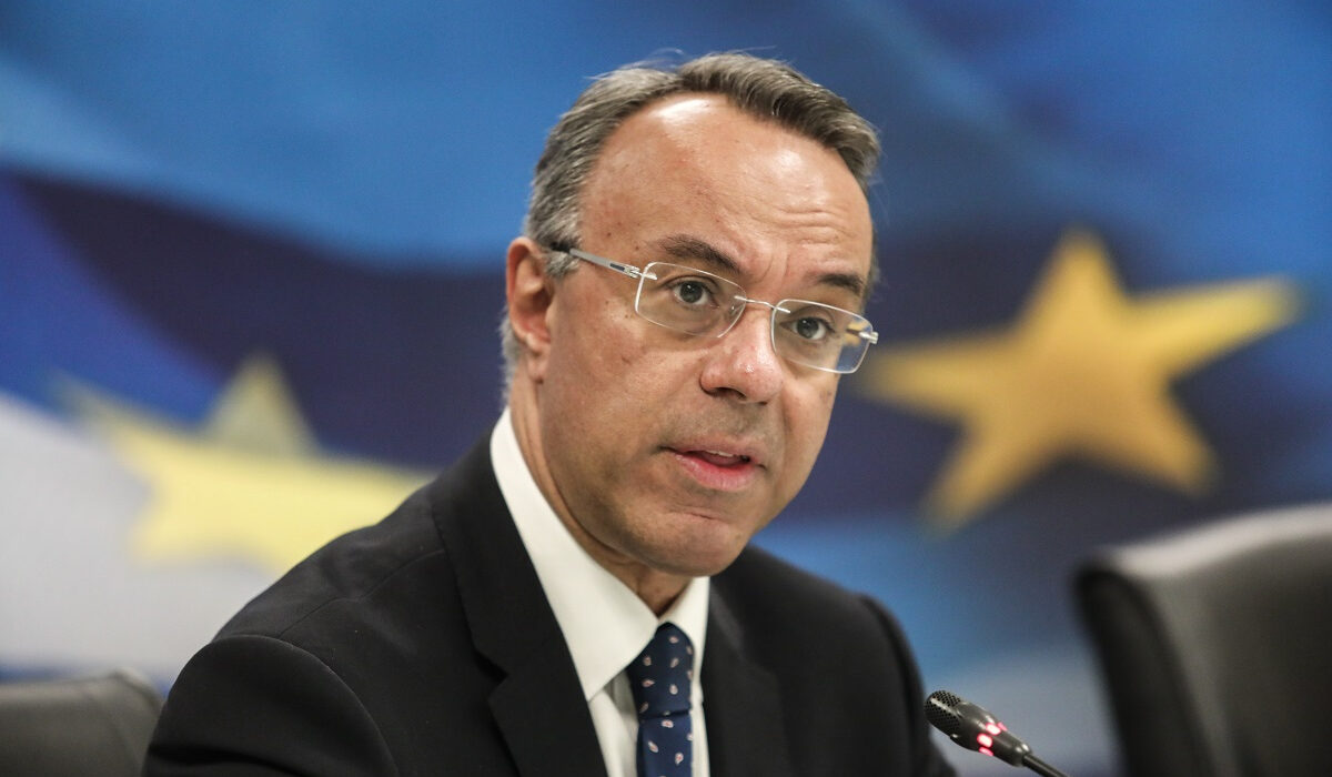 Η κυβέρνηση σηκώνει ψηλά τα χέρια για την ακρίβεια: «Οι αυξήσεις θα συνεχιστούν»