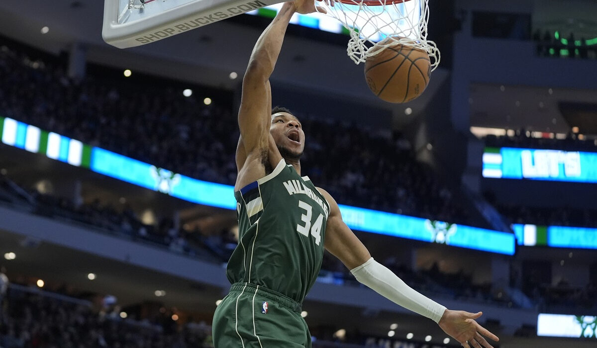 Γιάννης Αντετοκούνμπο: Ξανά triple double και νίκη των Μπακς επί των Καβαλίερς
